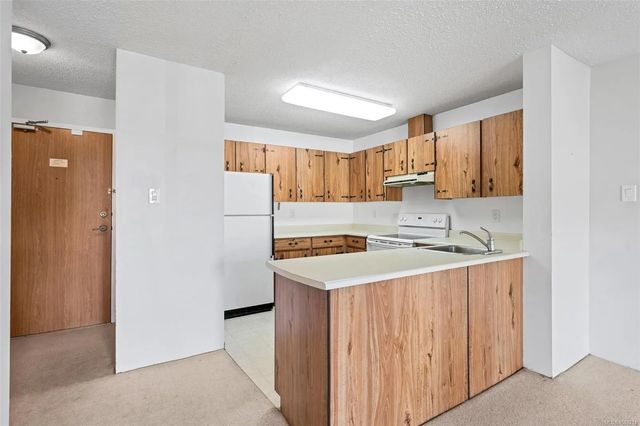 4 of 19 - 1745 Leighton Rd 206, Victoria, BC