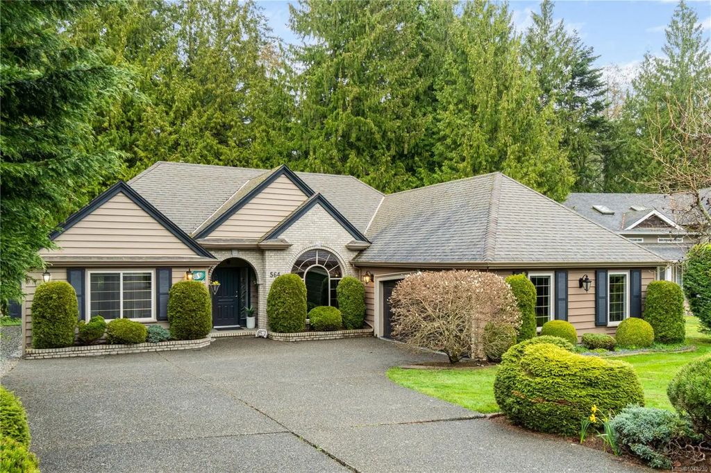 564 Hazelwood Pl, Qualicum Beach