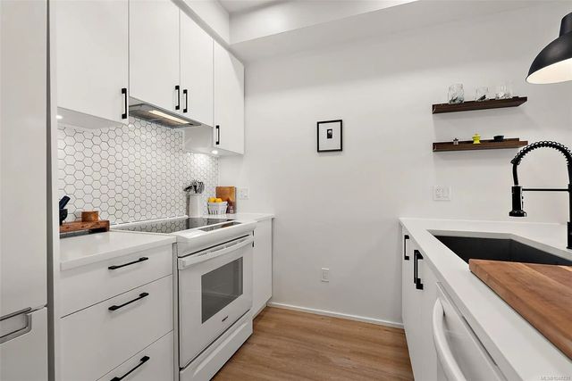 4 of 32 - 2348 Beacon Ave 203, Sidney, BC