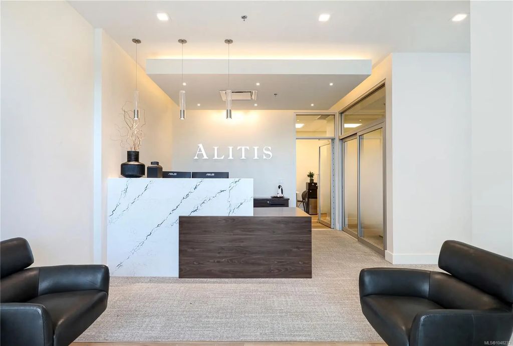 695 Aspen Rd 103, Comox