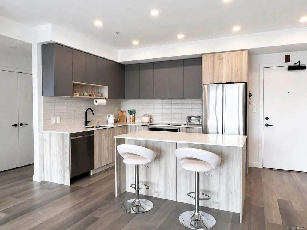3564b Ryder Hesjedal Way 311, Colwood