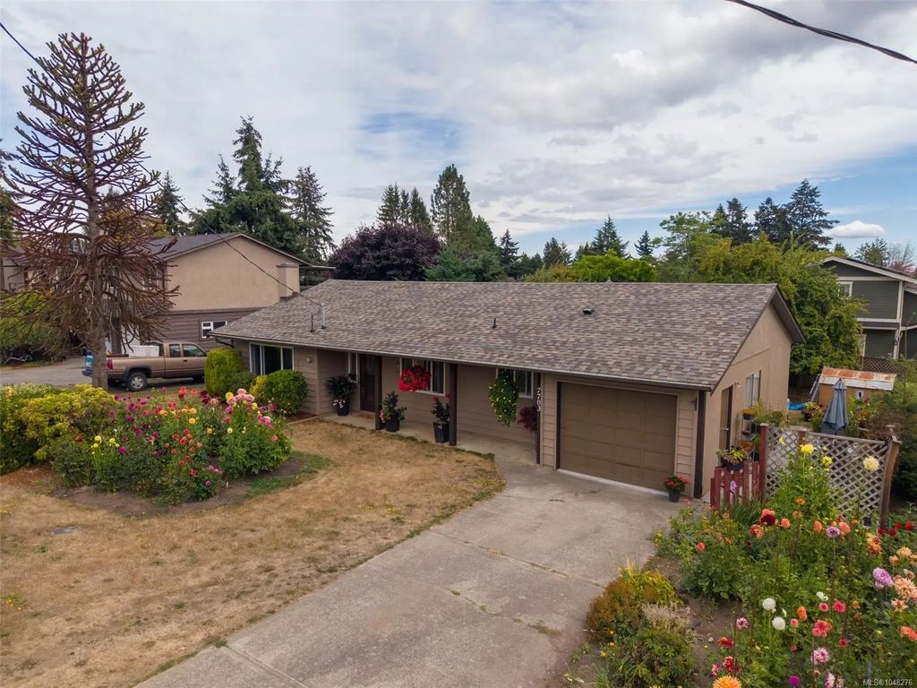 7703 Wallace Dr, Central Saanich