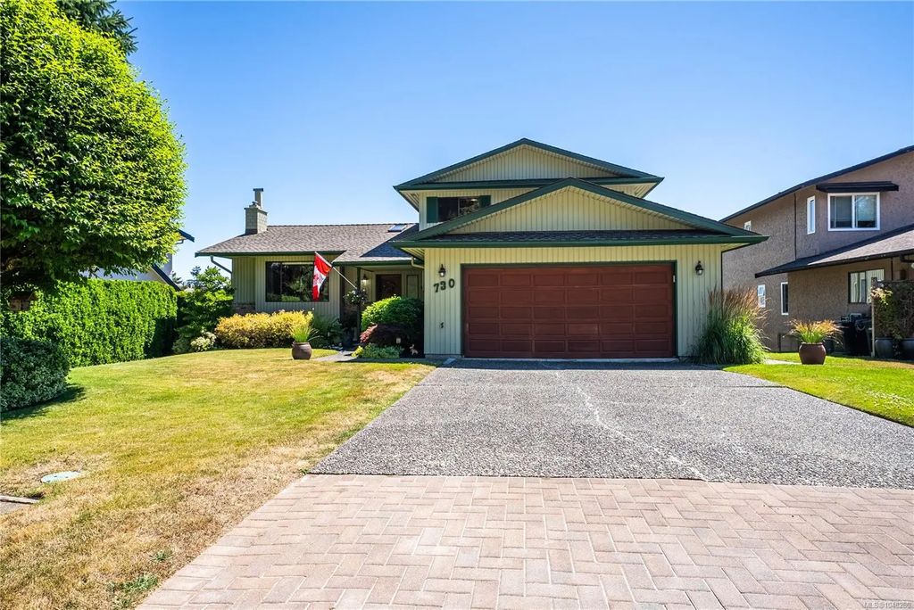 730 Viaduct Ave E, Saanich