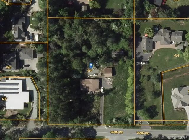 3 of 6 - 652 Wain Rd, North Saanich, BC