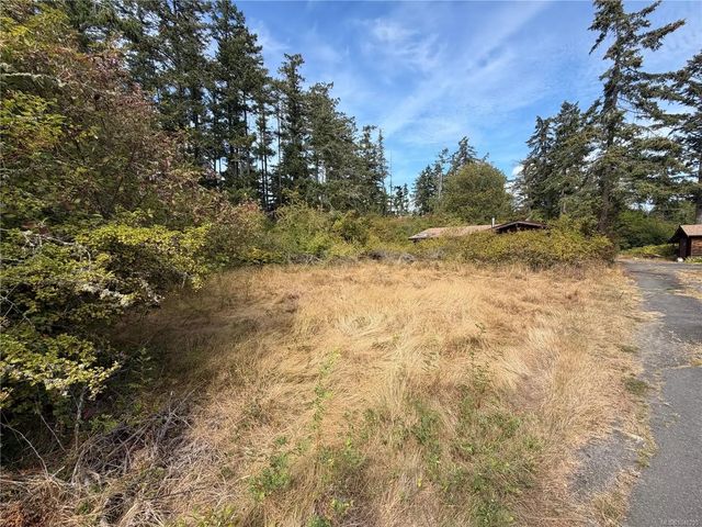 4 of 6 - 652 Wain Rd, North Saanich, BC