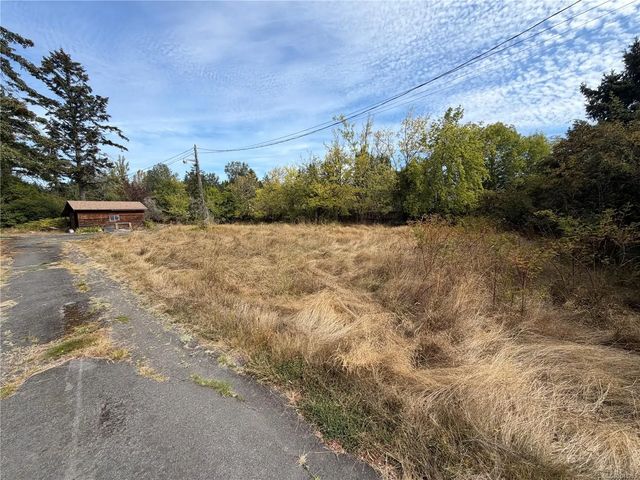 5 of 6 - 652 Wain Rd, North Saanich, BC