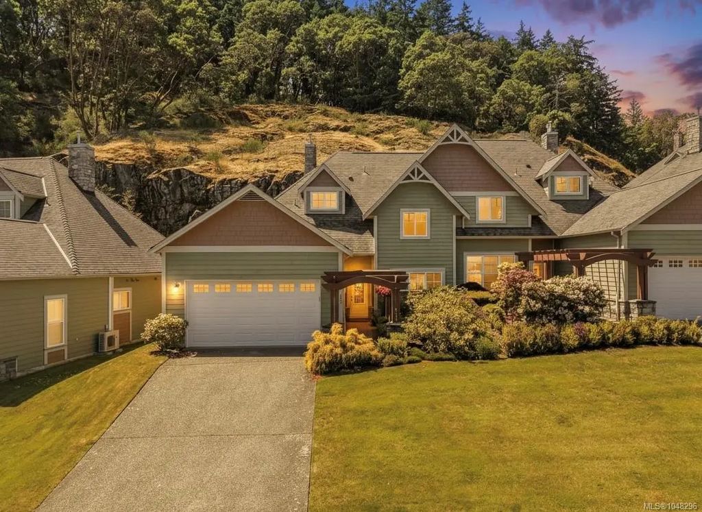 945 Bear Mountain Pkwy 122, Langford