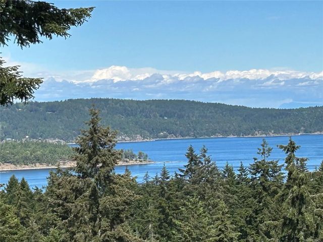2 of 27 - 129 Mariko Pl, Salt Spring, BC