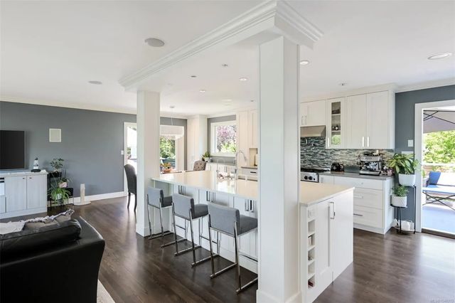 4 of 59 - 1762 Midgard Ave, Saanich, BC