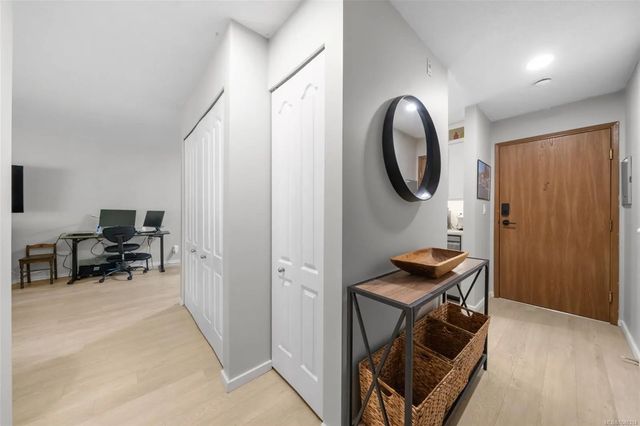 4 of 30 - 2520 Wark St 212, Victoria, BC