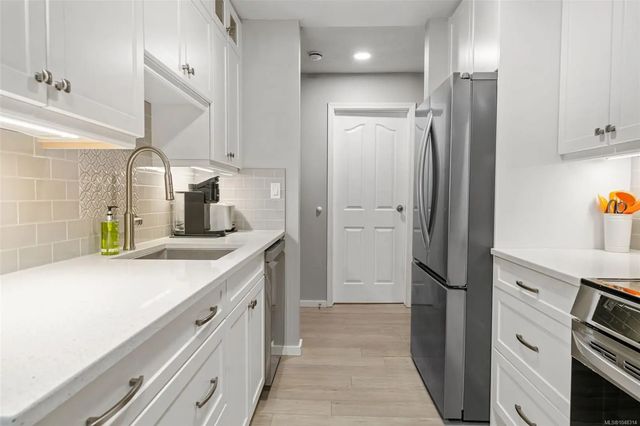 5 of 30 - 2520 Wark St 212, Victoria, BC