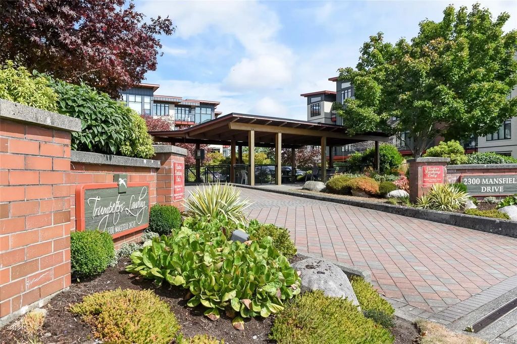 2300 Mansfield Dr 212, Courtenay