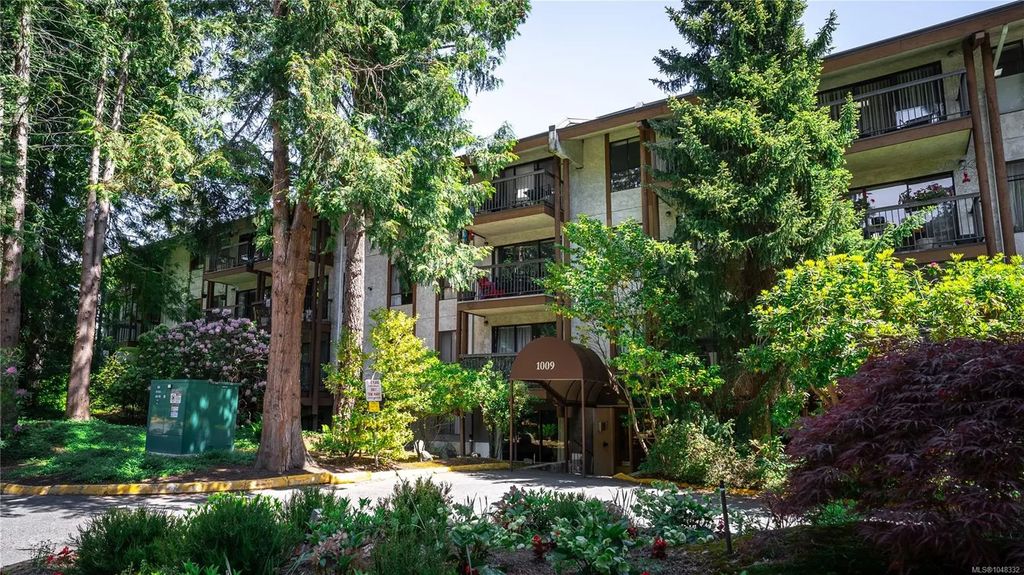 1009 Mckenzie Ave 118, Saanich