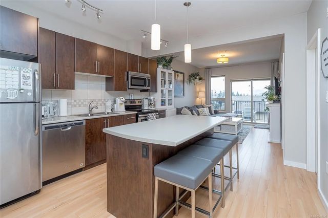 3 of 17 - 3240 Jacklin Rd 402, Langford, BC
