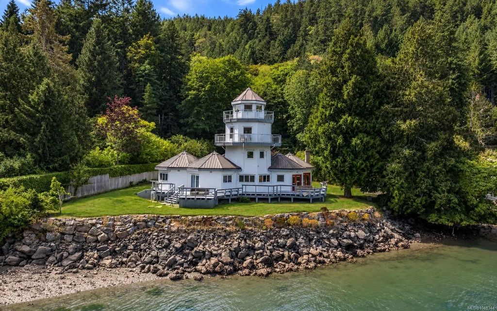 6009 Genoa Bay Rd, Duncan
