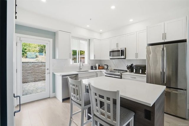 1726 Kerrisdale Rd 104, Nanaimo