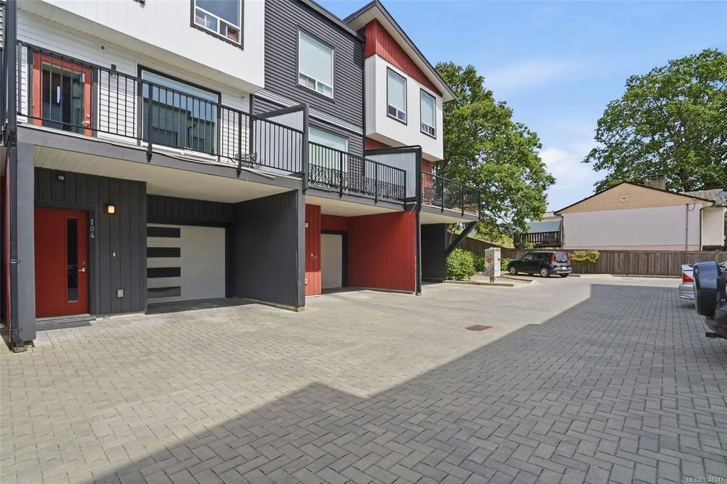 1726 Kerrisdale Rd 104, Nanaimo
