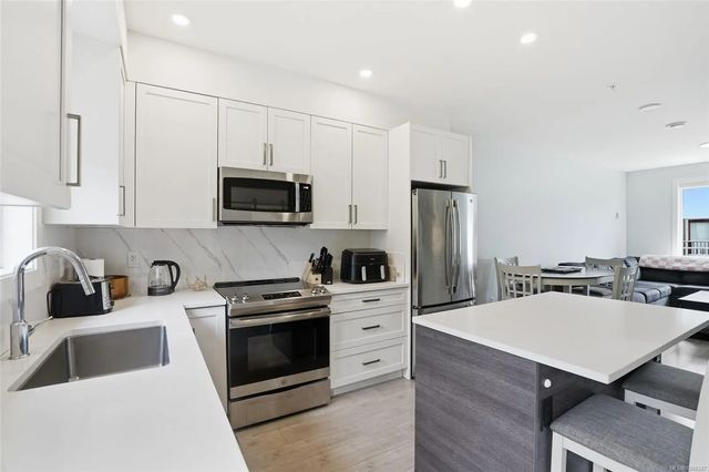 2 of 39 - 1726 Kerrisdale Rd 104, Nanaimo, BC