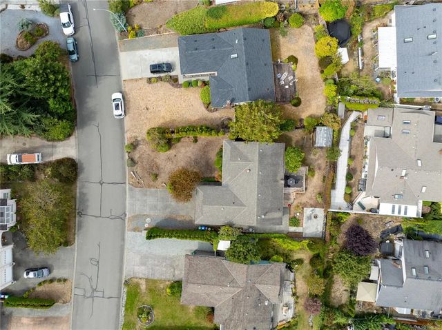 4 of 46 - 6218 Groveland Dr, Nanaimo, BC