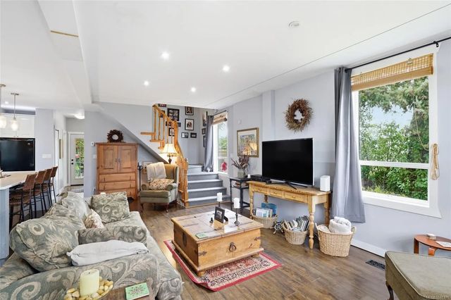 5 of 31 - 1020 4th Ave, Ladysmith, BC