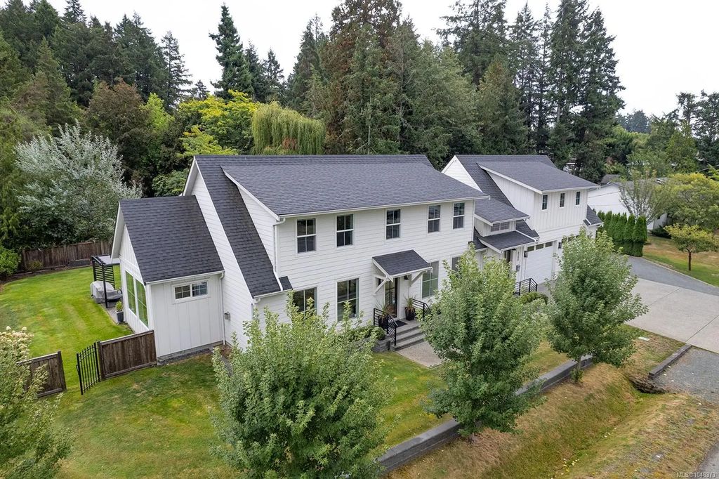 6289 Meadow Park Rd, Duncan