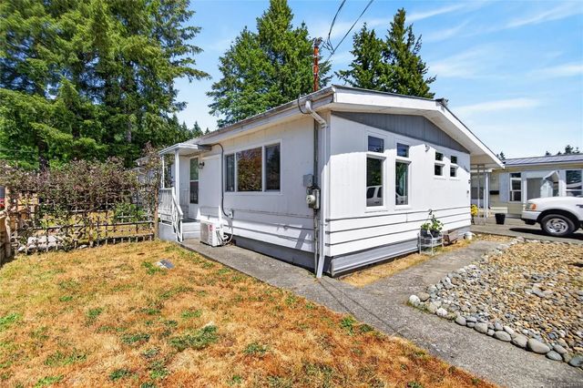 2 of 44 - 2068 4th St E, Courtenay, BC