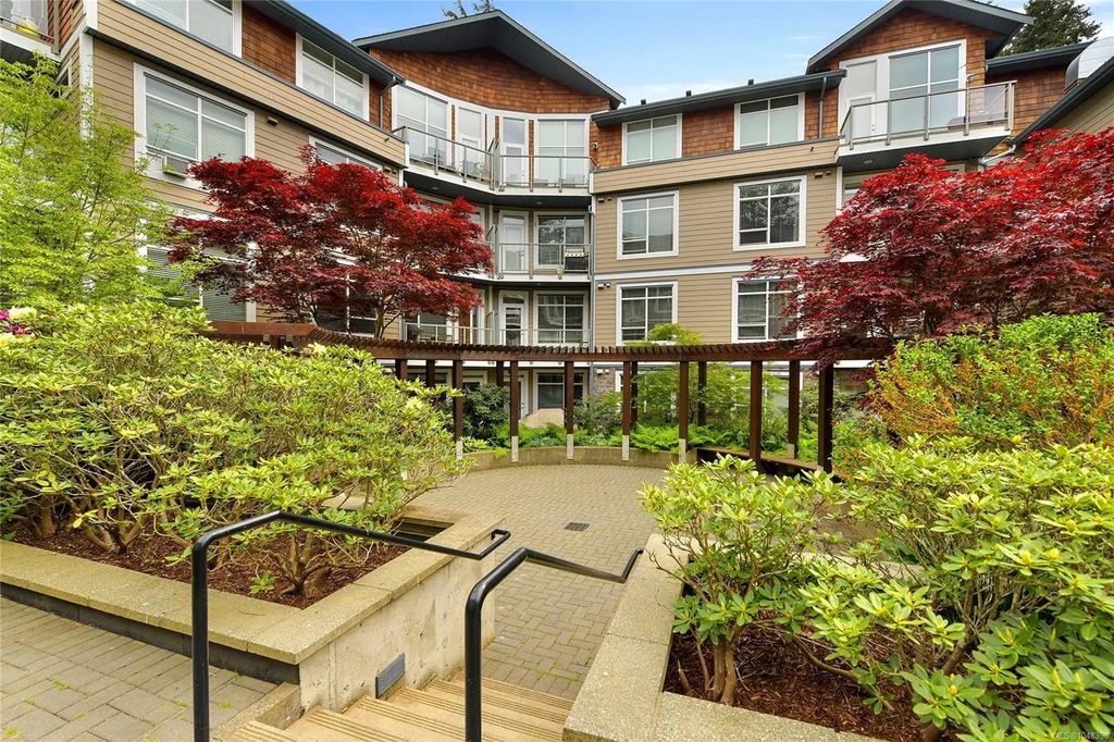 611 Goldstream Ave 205, Langford