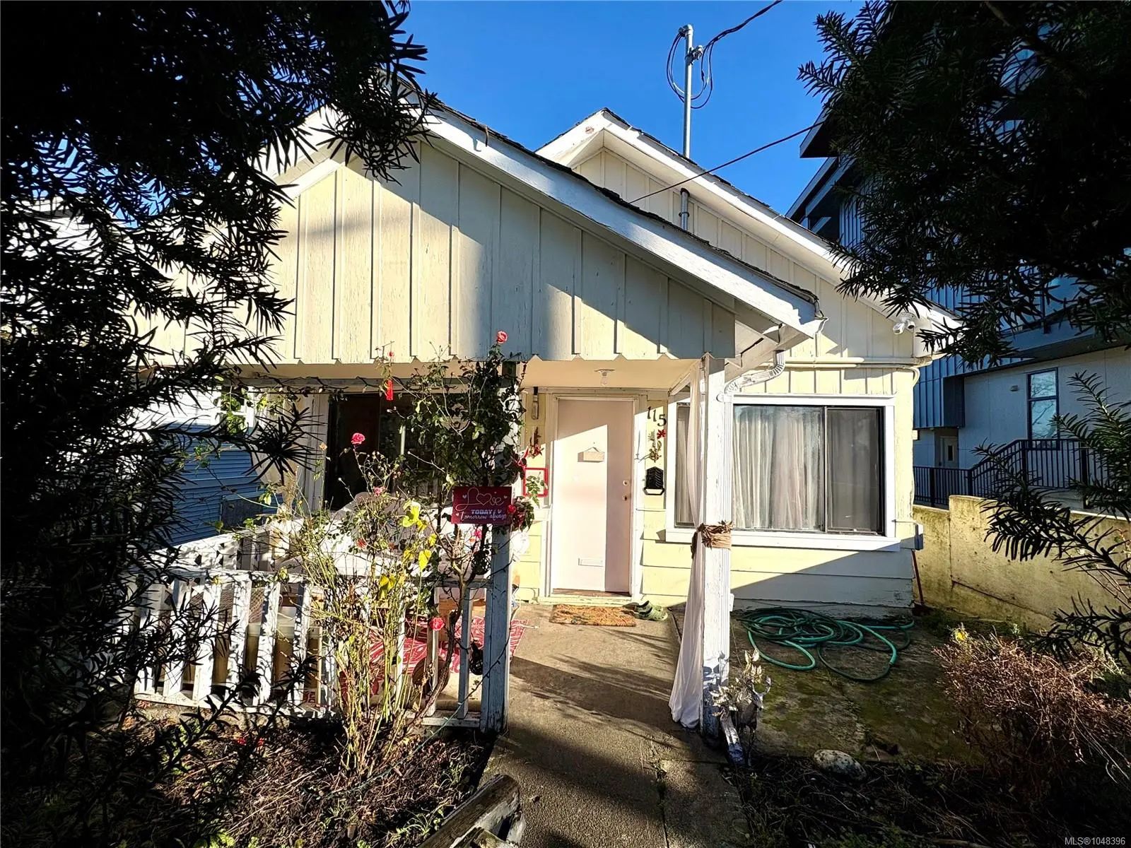 MLS #1048396 for Sale at 115 Haliburton St, in the city of Nanaimo, V9R 4V9