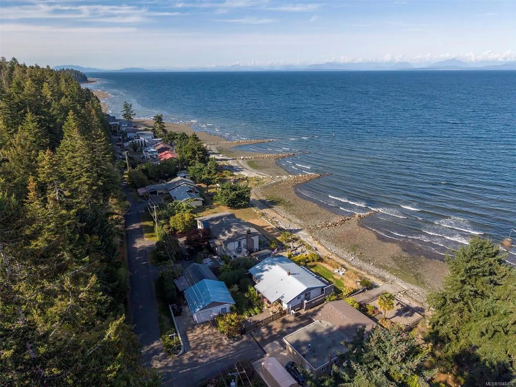 1442 Wilkinson Rd, Comox