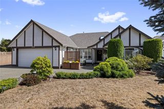 828 Sunray Rd, Parksville