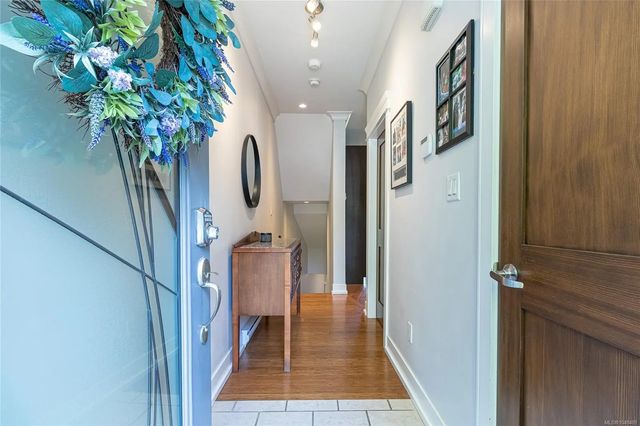 2 of 30 - 2321 Island View Rd 7, Central Saanich, BC