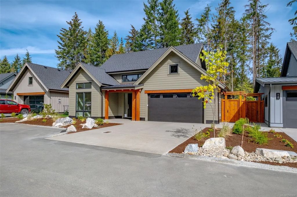 519 Hole-in-one Dr, Qualicum Beach