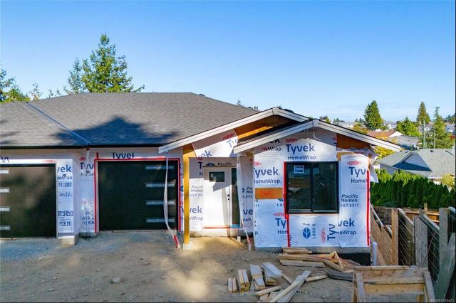 2 of 16 - 140 Hunter Way, Ladysmith, BC
