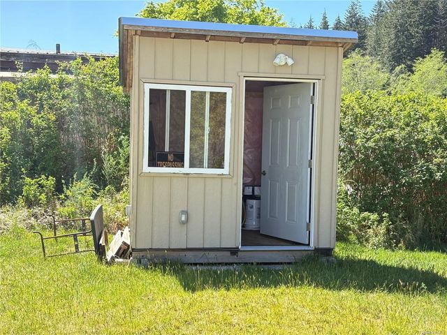4 of 10 - 20 Edith Rd, Tahsis, BC
