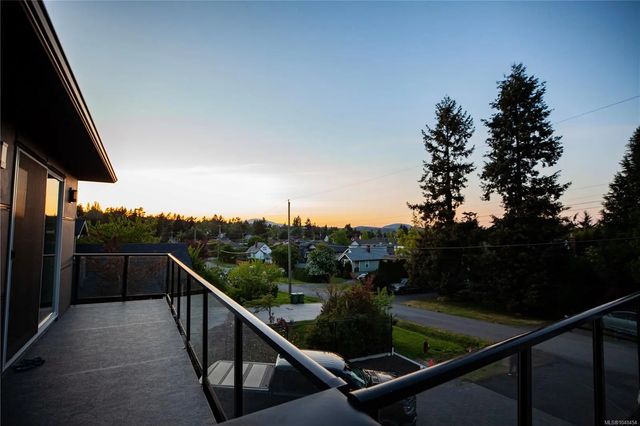 3 of 99 - 741 Snowdrop Ave, Saanich, BC