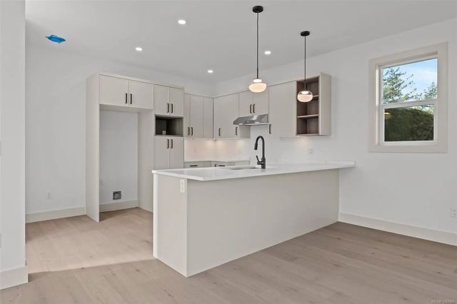 3 of 40 - 571 Bezanton Way 1, Colwood, BC