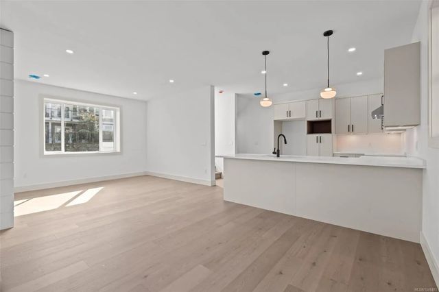5 of 40 - 571 Bezanton Way 1, Colwood, BC
