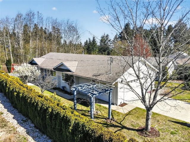 4 of 51 - 4521 Sunwood Pl, Bowser, BC