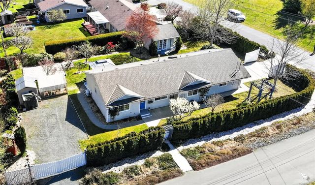 5 of 51 - 4521 Sunwood Pl, Bowser, BC