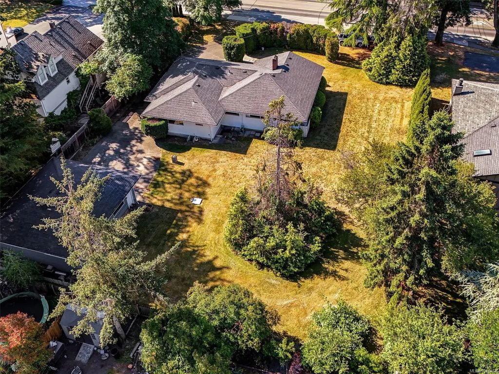 1716 Feltham Rd, Saanich