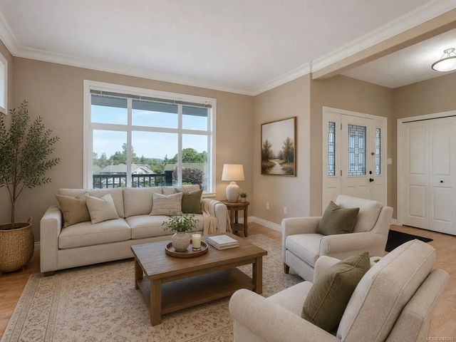 5 of 39 - 809 Rogers Way, Saanich, BC