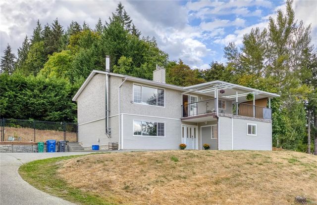 2077 Lakeside Dr, Nanaimo