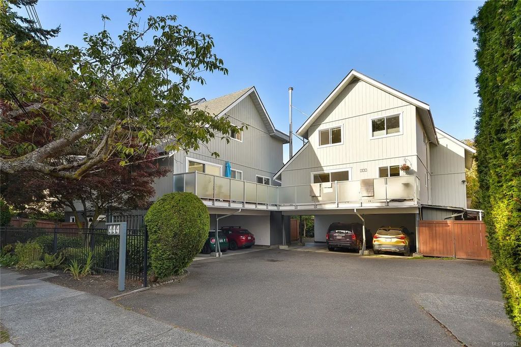 444 Michigan St 2, Victoria