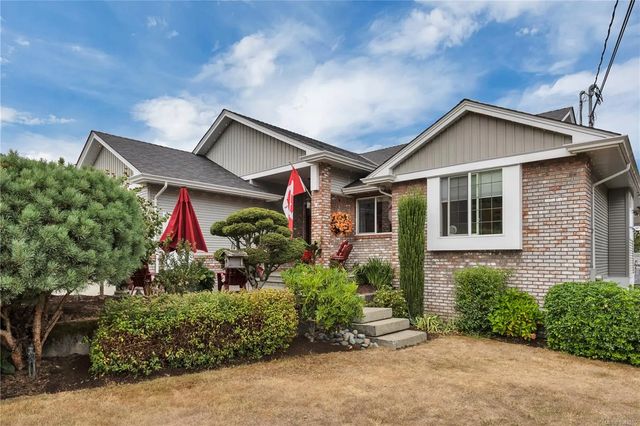 2 of 99 - 599 Hillcrest Ave, Ladysmith, BC