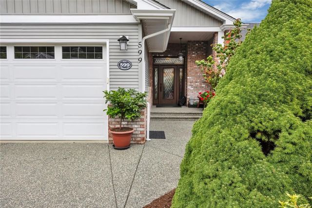 3 of 99 - 599 Hillcrest Ave, Ladysmith, BC