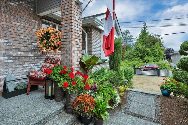 4 of 99 - 599 Hillcrest Ave, Ladysmith, BC