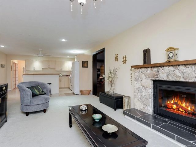 3 of 22 - 9907 Galaran Rd, Sidney, BC