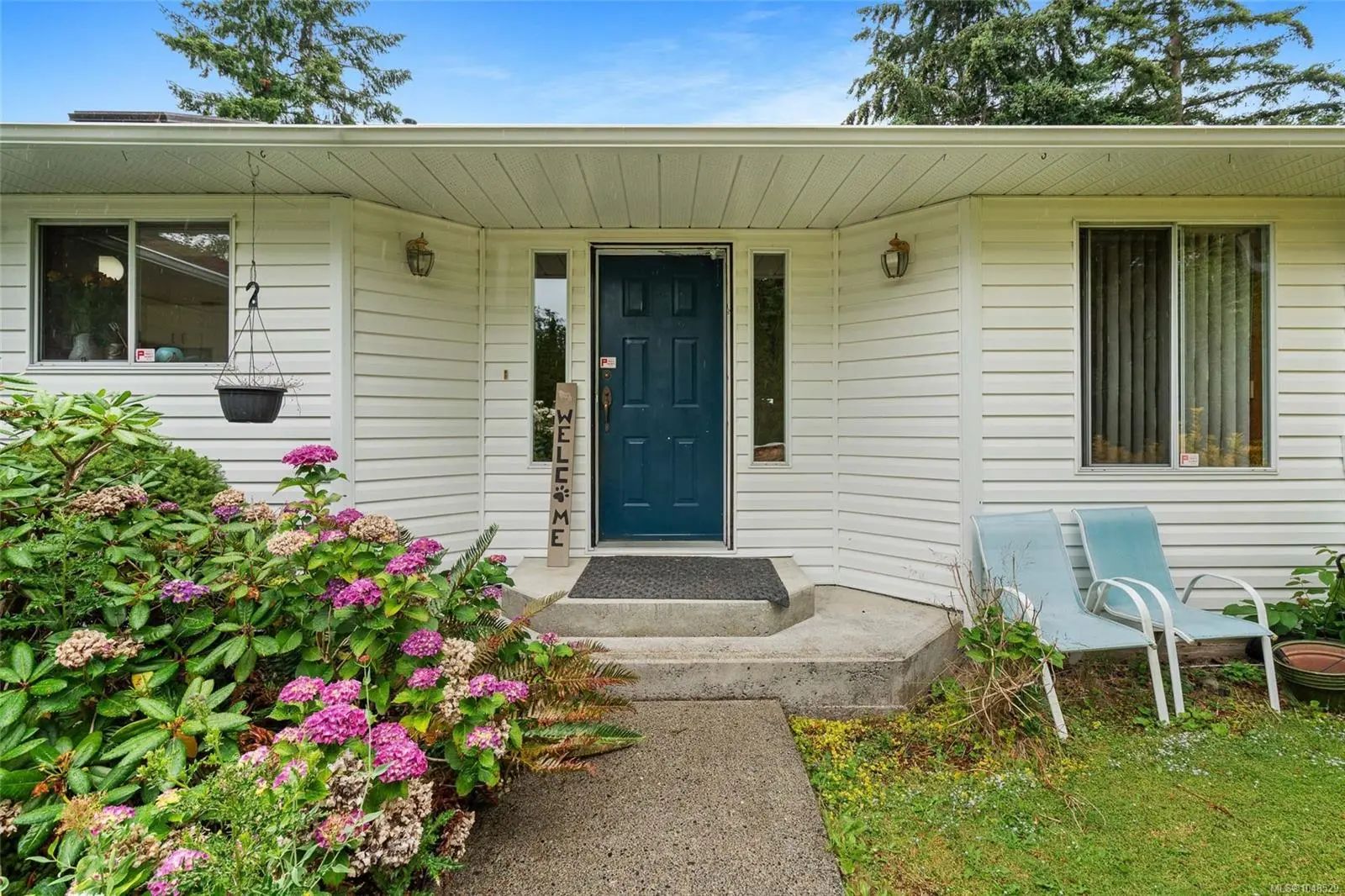 Homes for Sale located at 1215 Stelly's Cross Rd 2, in the city of Central Saanich, BC V8M 1H3