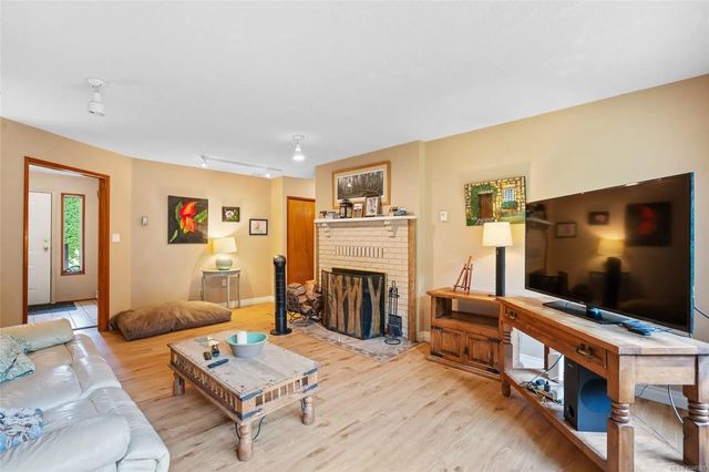 5 of 63 - 1215 Stelly's Cross Rd 2, Central Saanich, BC