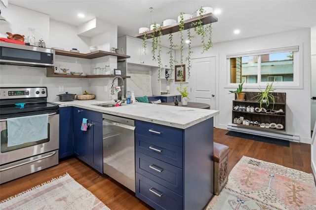 5 of 28 - 1500 Glentana Rd 6, View Royal, BC